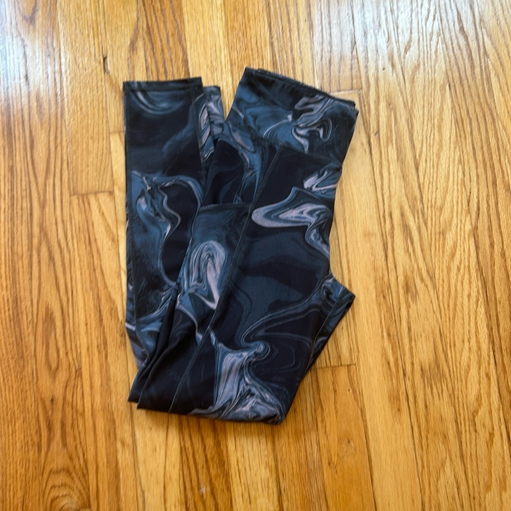 Abercrombie Kids Black and Gray Swirl Leggings